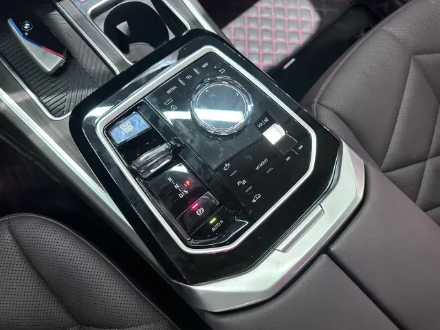 BMW 7 Series — Фото автомобиля 6
