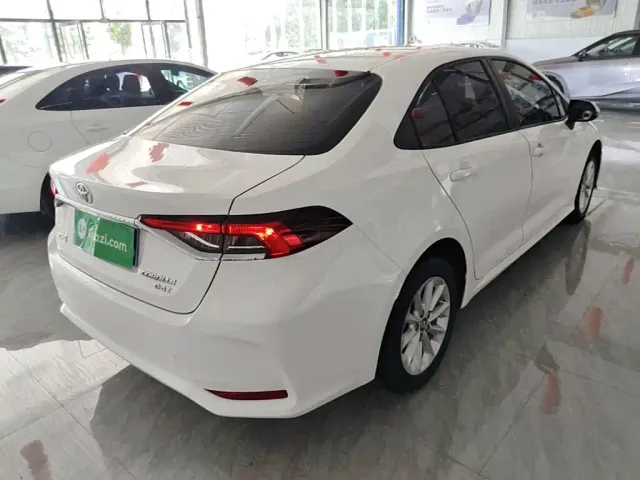 Toyota Corolla — Фото автомобиля 6