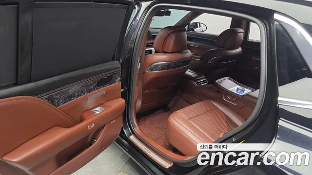 Genesis G90 Бензин 3.5 турбо AWD — Фото автомобиля 11