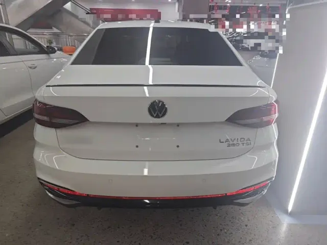 Volkswagen Lavida — Фото автомобиля 5