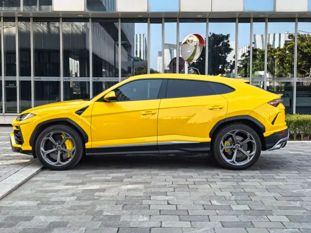 Lamborghini Urus — Фото автомобиля 6