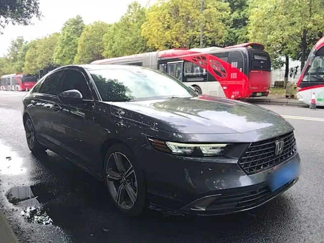 Honda Accord — Фото автомобиля 3