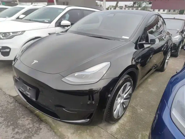 Фотография автомобиля — Tesla Model Y
