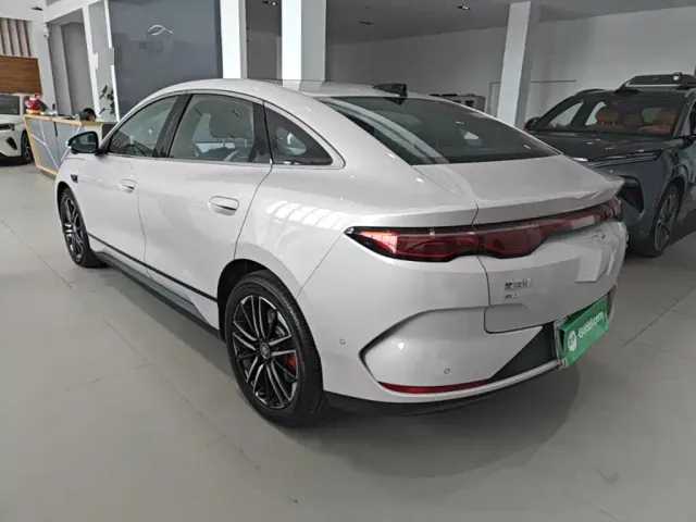 BYD Qin L — Фото автомобиля 4