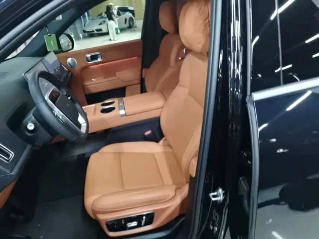 Li Auto L7 — Фото автомобиля 14
