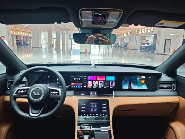 Li Auto ONE — Фото автомобиля 14