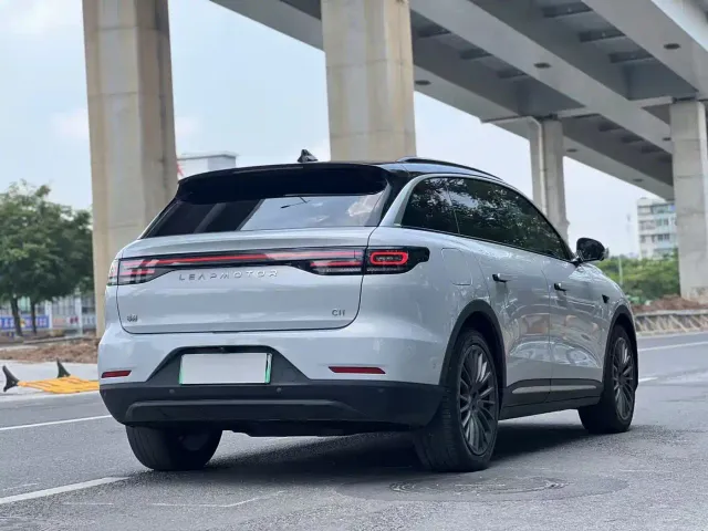 Leapmotor C11 — Фото автомобиля 9