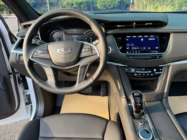 Cadillac XT5 — Фото автомобиля 12