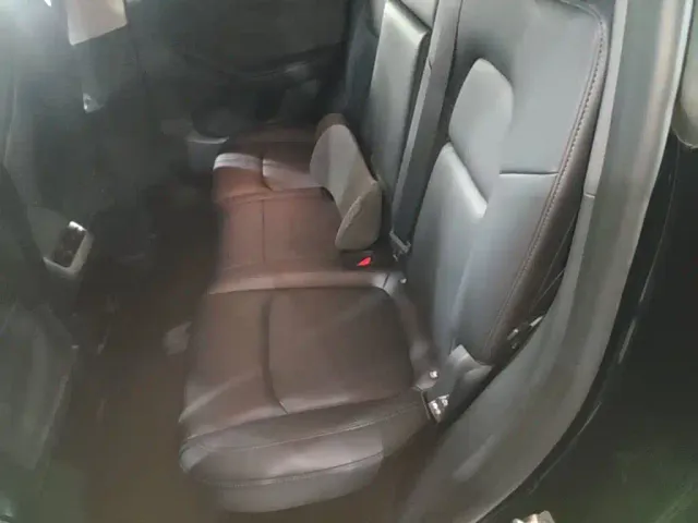 Tesla Model Y — Фото автомобиля 16