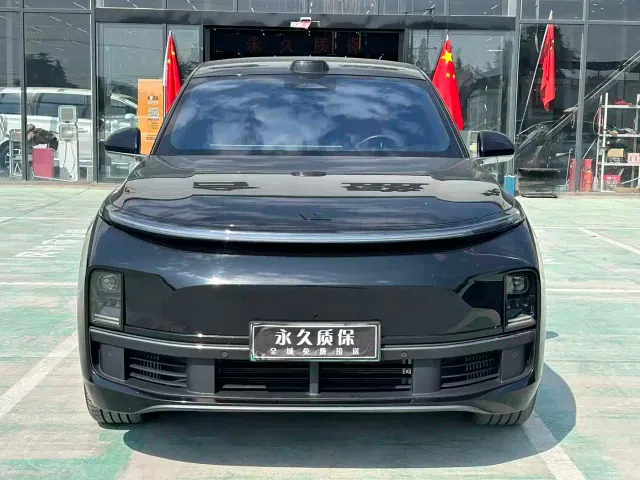 Li Auto L8 — Фото автомобиля 2