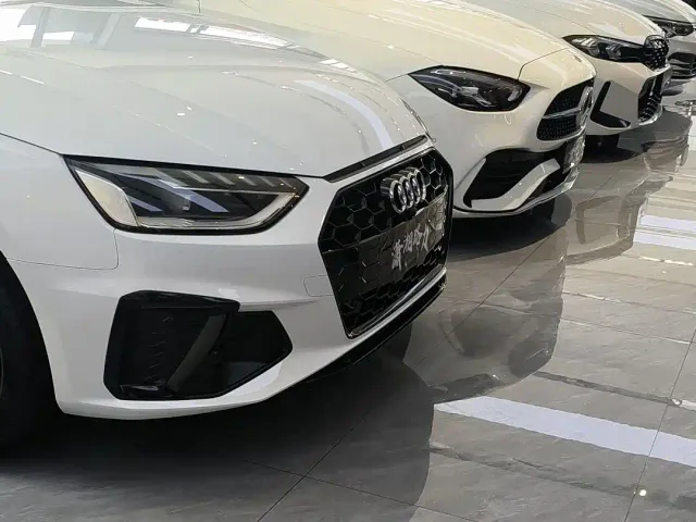 Audi A4L — Фото автомобиля 14
