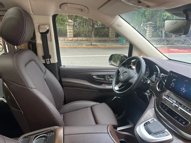 Mercedes-Benz V-Class — Фото автомобиля 13