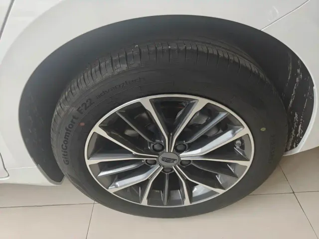 Geely Xingrui — Фото автомобиля 12