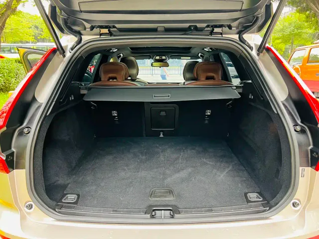 Volvo XC60 — Фото автомобиля 20