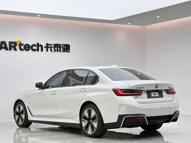 BMW i3 — Фото автомобиля 3