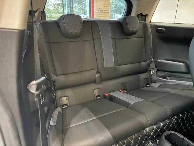 MINI Electric MINI ACEMAN — Фото автомобиля 11