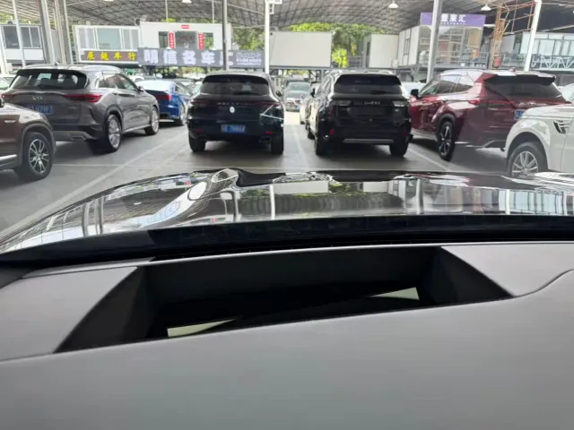 Nio ES8 — Фото автомобиля 20