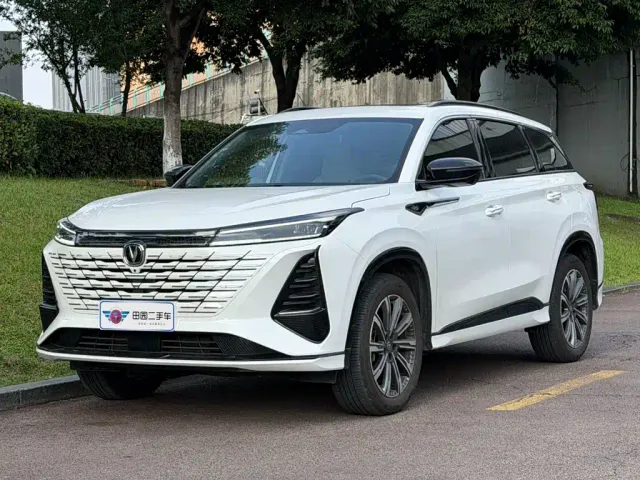 Фотография автомобиля — Changan CS75 Plus