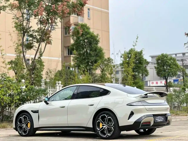 Xiaomi SU7 — Фото автомобиля 7