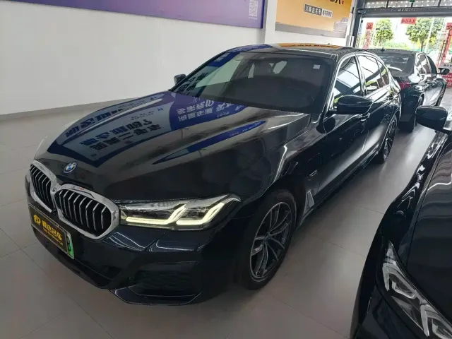 Фотография автомобиля — BMW 5 Series