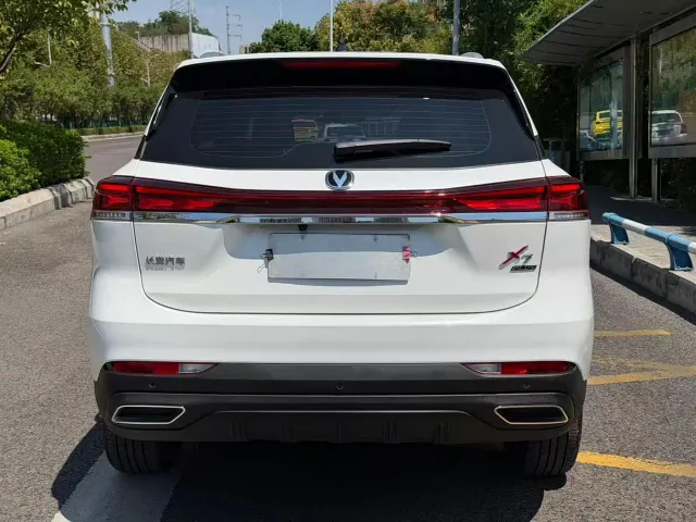 Changan X7 Plus — Фото автомобиля 28