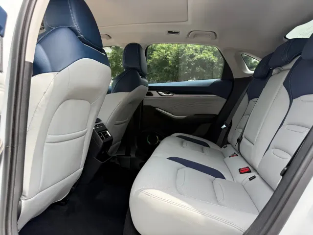 Geely Xingrui — Фото автомобиля 11