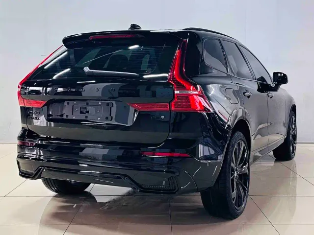 Volvo XC60 — Фото автомобиля 6