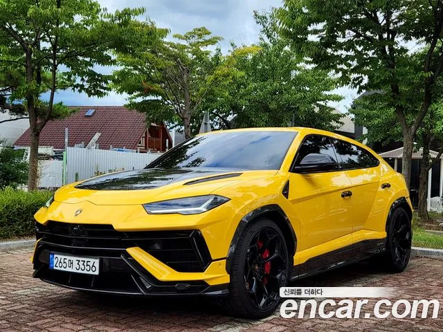 Фотография автомобиля — Lamborghini Urus
