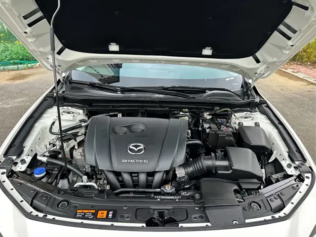 Mazda Axela — Фото автомобиля 10