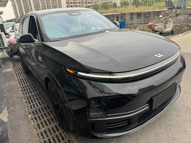 Li Auto L7 — Фото автомобиля 4
