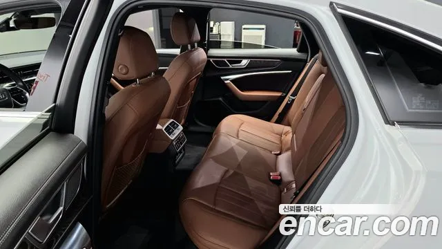 Audi A6 C8 — Фото автомобиля 16