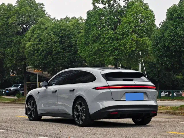 Nio ET5 Touring — Фото автомобиля 9