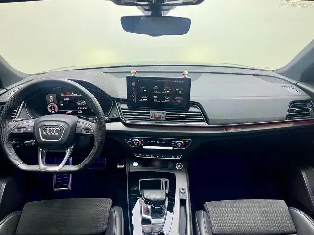Audi Q5L Sportback — Фото автомобиля 7