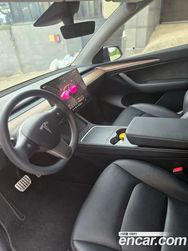 Tesla Model Y — Фото автомобиля 8