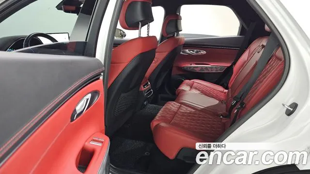 Genesis GV70 — Фото автомобиля 18