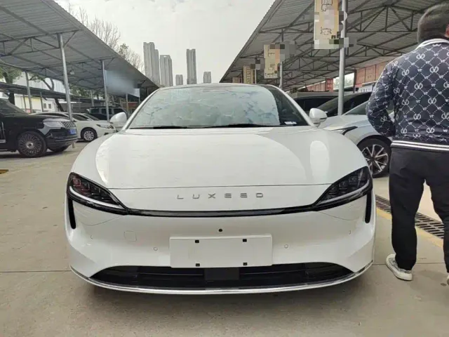 Luxeed S7 — Фото автомобиля 2