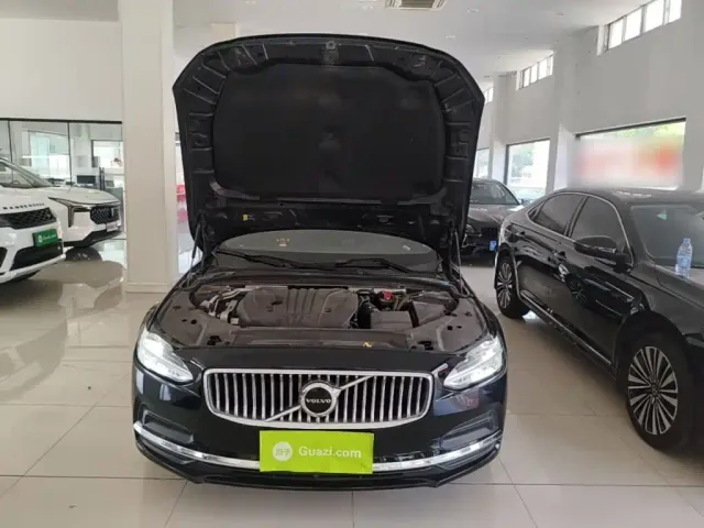 Volvo S90 — Фото автомобиля 19