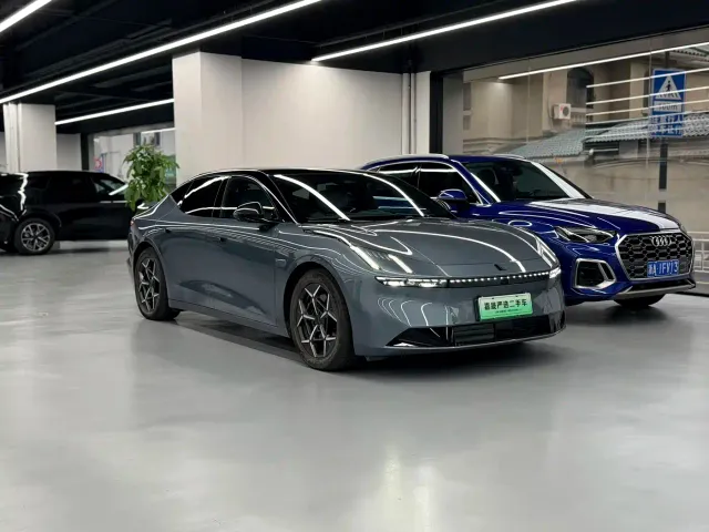 Lynk & Co Z10 — Фото автомобиля 2