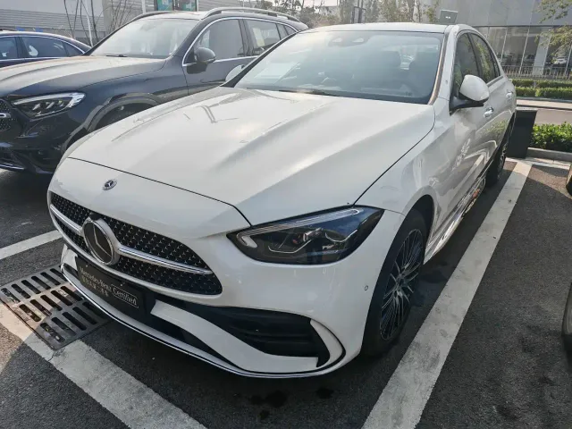 Фотография автомобиля — Mercedes-Benz C-Class
