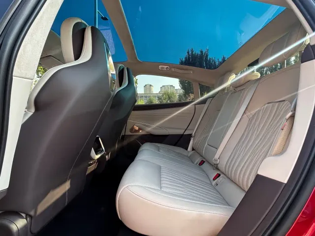 Xiaomi SU7 — Фото автомобиля 5