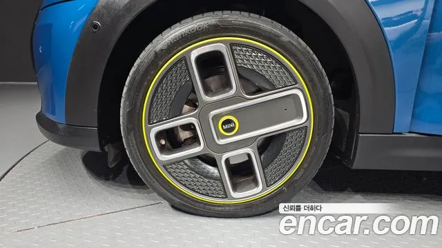 MINI Cooper Electric — Фото автомобиля 5