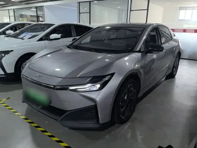 Фотография автомобиля — Toyota bZ3
