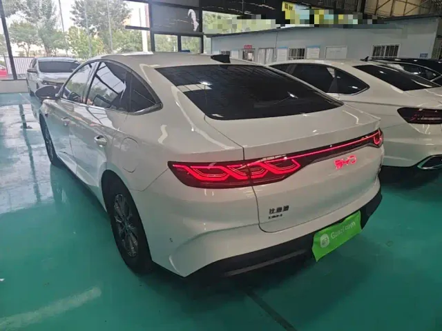 BYD Qin L — Фото автомобиля 4