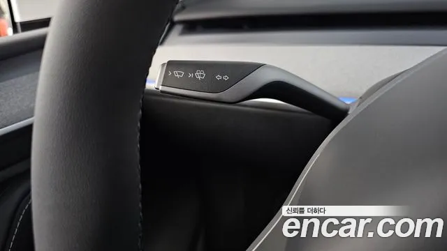 Tesla Model Y — Фото автомобиля 27