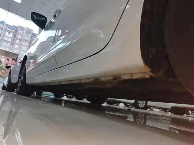 Roewe i5 — Фото автомобиля 21
