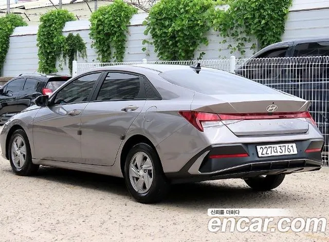 Hyundai AVANTE Новый Avante (CN7) — Фото автомобиля 3