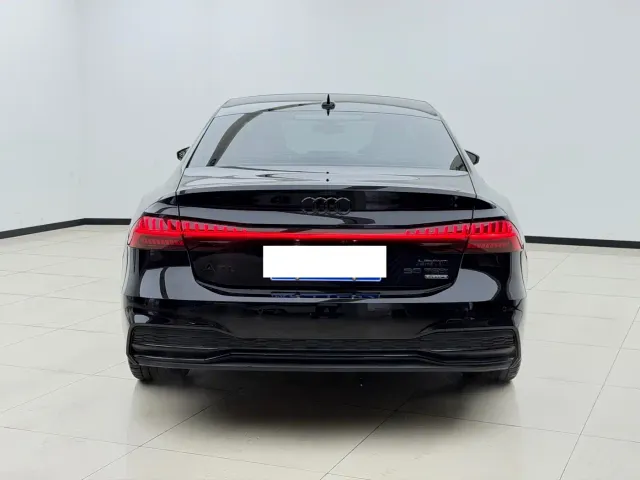 Audi A7L — Фото автомобиля 10