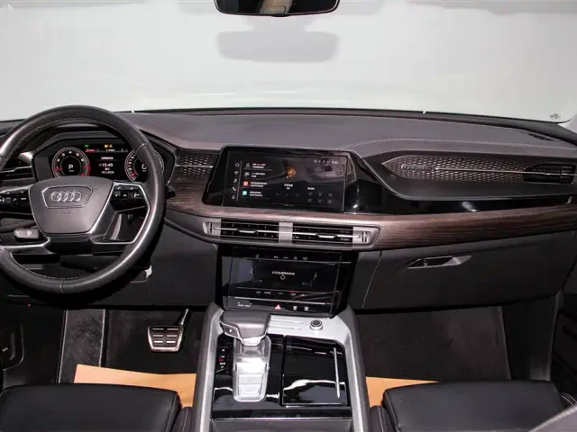 Audi Q6 — Фото автомобиля 14