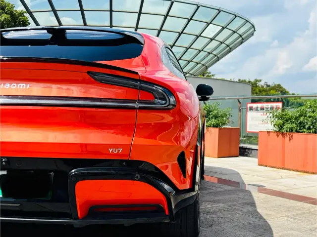 Xiaomi YU7 — Фото автомобиля 24