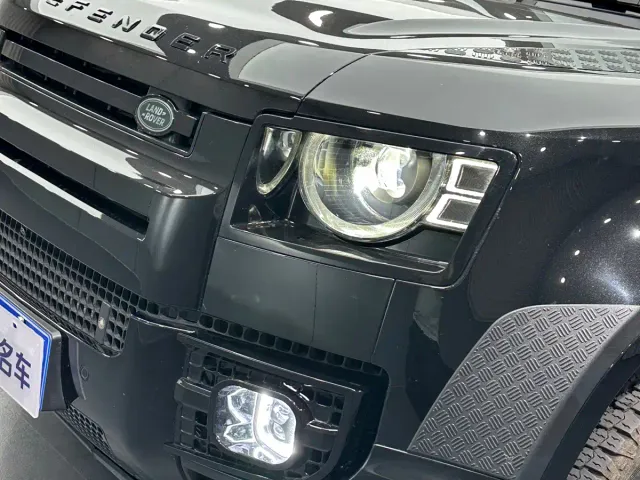 Land Rover Defender — Фото автомобиля 18